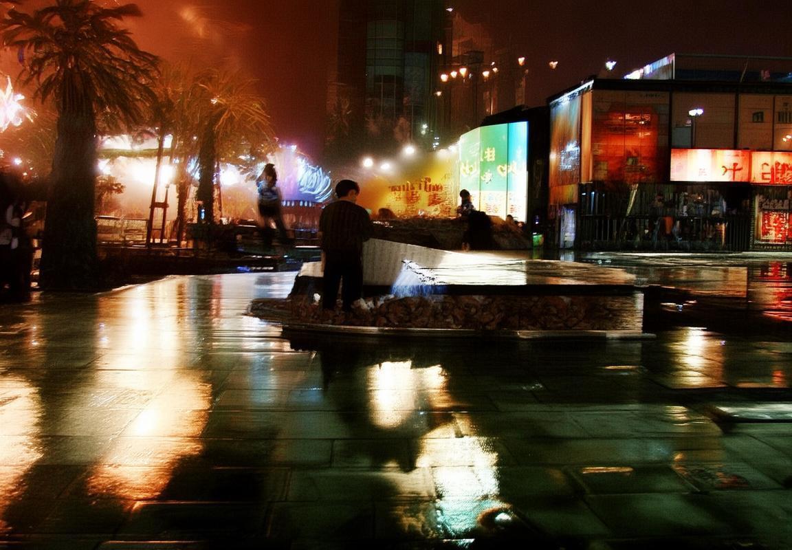 莱万多夫斯基身价下跌仍领跑德甲高龄前锋，进球效率诠释真实价值